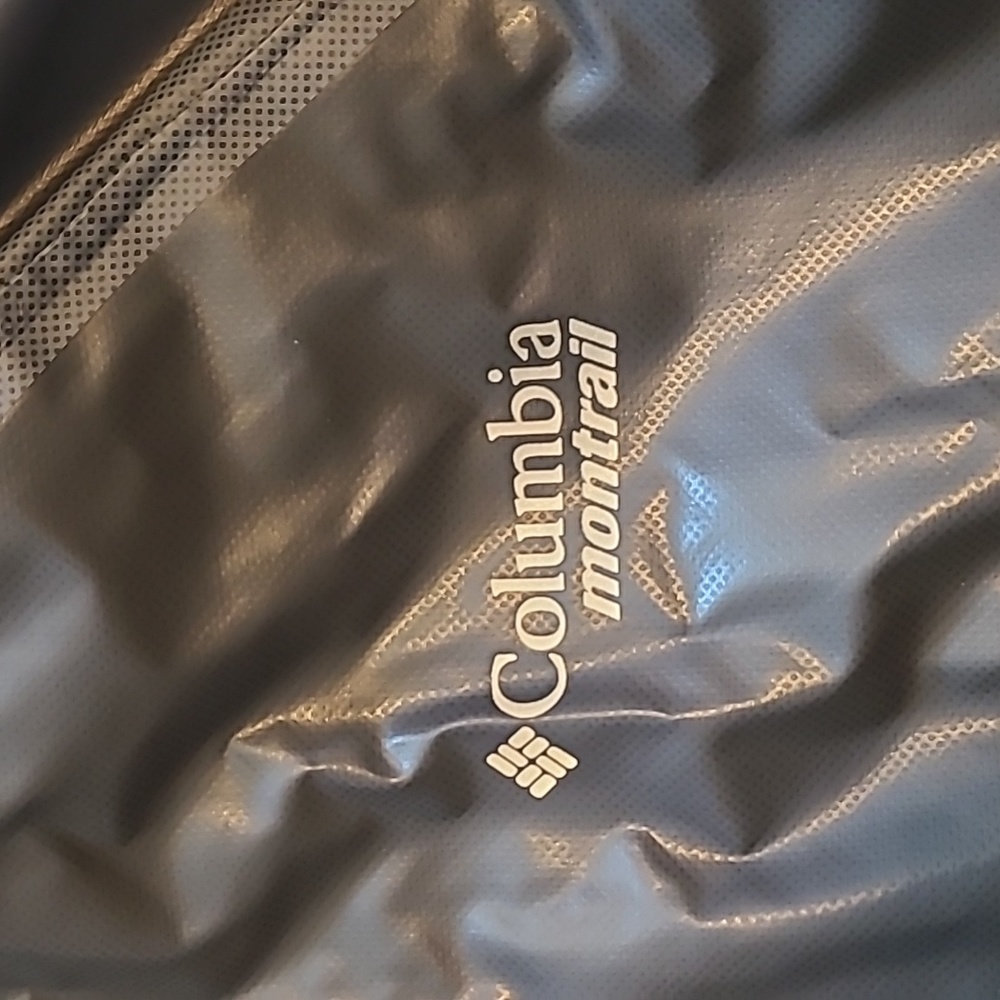 Columbia lightweight outdry training jacket